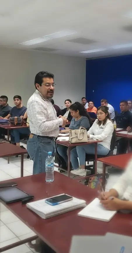 Diseñamos estrategias de gestión humana que fortalecen el liderazgo, la comunicación interna y la cultura de cumplimiento. Nuestra experiencia integra la perspectiva psicosocial, la formación de competencias y la igualdad de oportunidades.